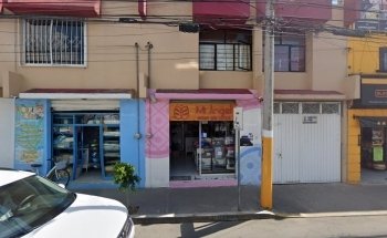Acuario y tienda de mascotas pequeñas
