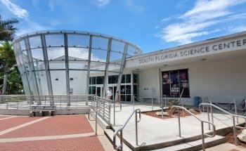 Centro de Ciencias Cox y Acuario