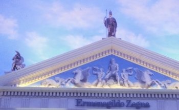 Caesars Forum Shop Atlantis Aquarium