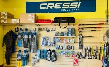 Tom & Jerry Pet Shop e articoli per la pesca