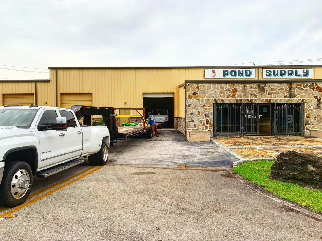 Tienda de Suministros para Acuarios y Estanques Koi Smart